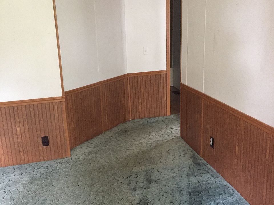 Front entrance into LR