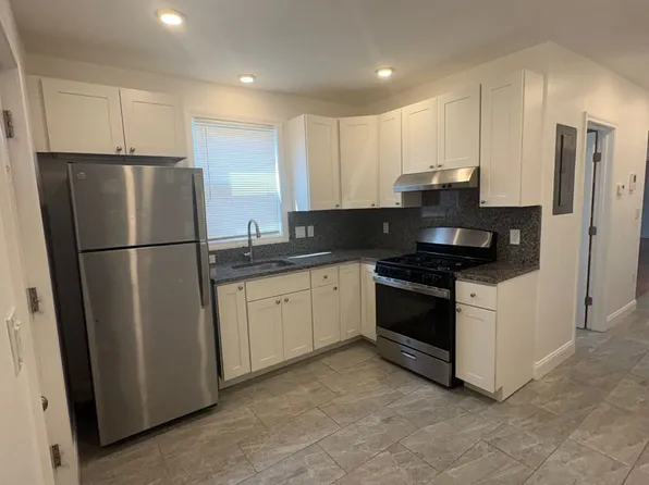 217-219 Washington St, Lynn, MA