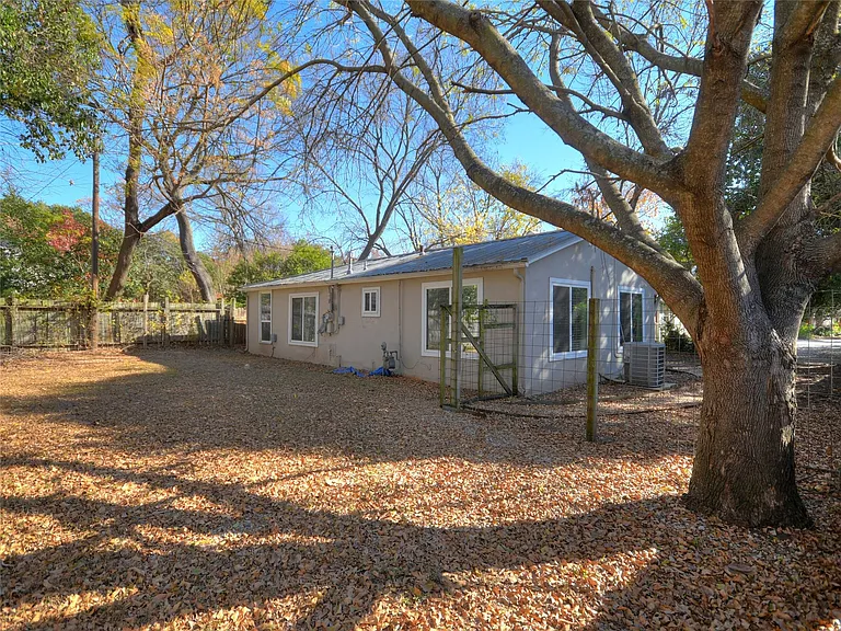 4604 Red River St #B — Photo 15