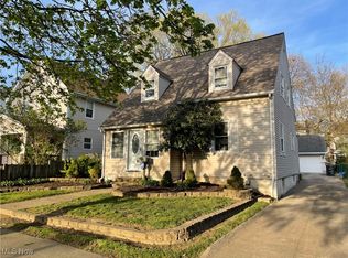 1363 Bellows St, Akron, OH 44301