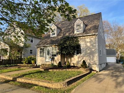 1363 Bellows St, Akron, OH, 44301