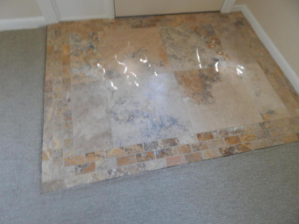 1st image of 7943 Valleyview Dr