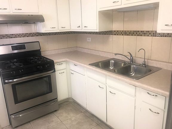 4th image of 9562 Park Ln APT 2D