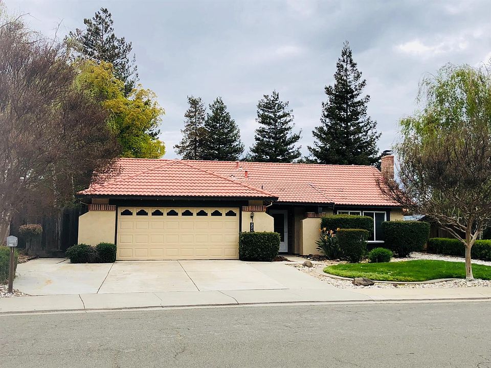 1st image of 275 Forest Hills Dr