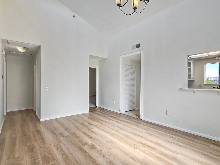 1252 Soria Gln — Photo 7
