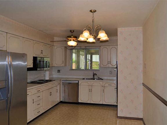 4th image of 309 Quinnmoor Dr