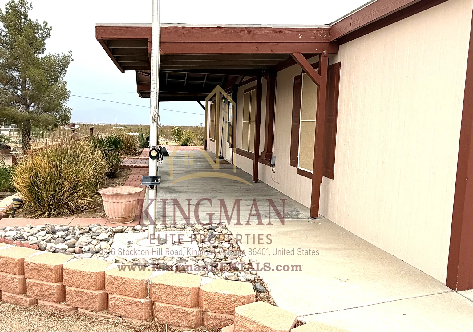 Peaceful Country Living with Spectacular Views — Photo 3