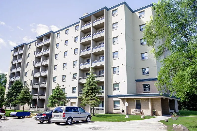 Noble Towers Apartments - Choose your rent level - Call for Details - All utilities — Photo 3