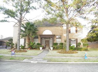 2407 Londonderry Dr, Pearland, TX 77581