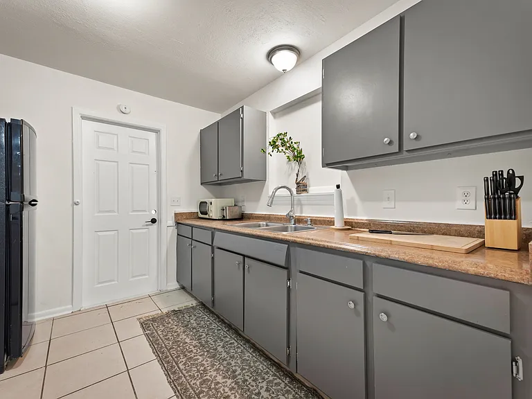 6750 Snow White Dr — Photo 9