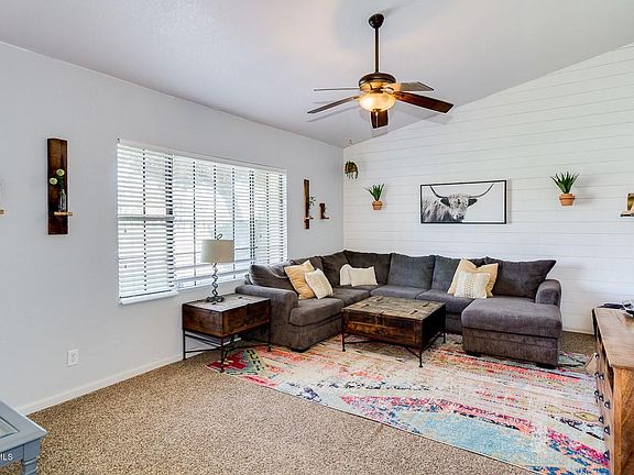 5th image of 1433 W Islandia Dr