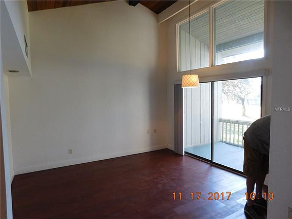 3rd image of 817 Pinewood Ct #817