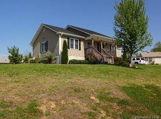163 Wild Rose Dr, Hendersonville, NC 28792