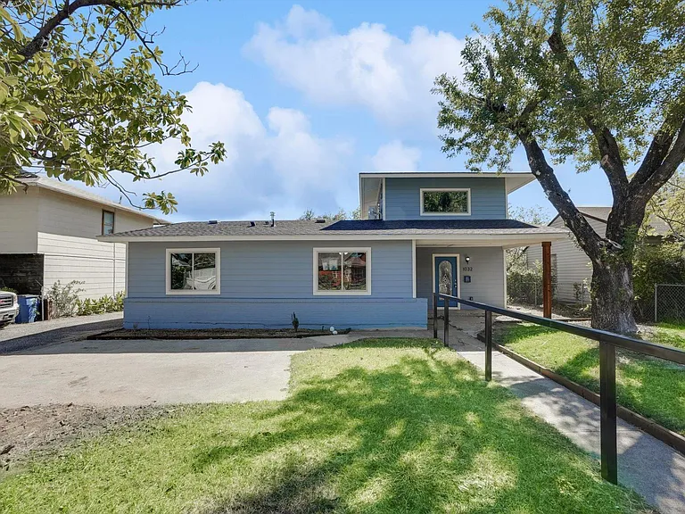 1032 Hoke Smith Dr — Photo 2