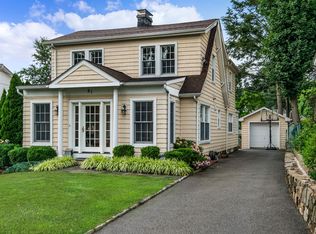 81 Lee Ave, Scarsdale, NY 10583