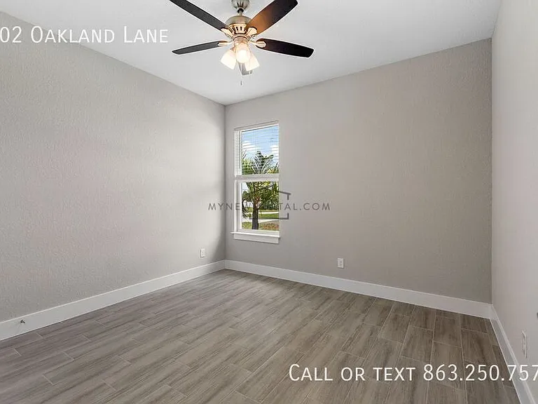402 Oakland Ln — Photo 19