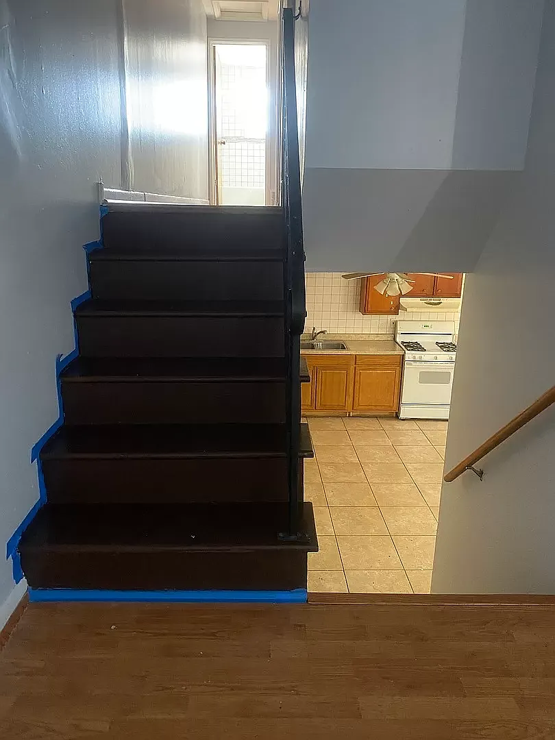 3 bed, 1.5 bath, 931 sqft, $1,800 — Photo 2