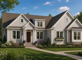 1 Venus Dr, Warwick, RI 02818