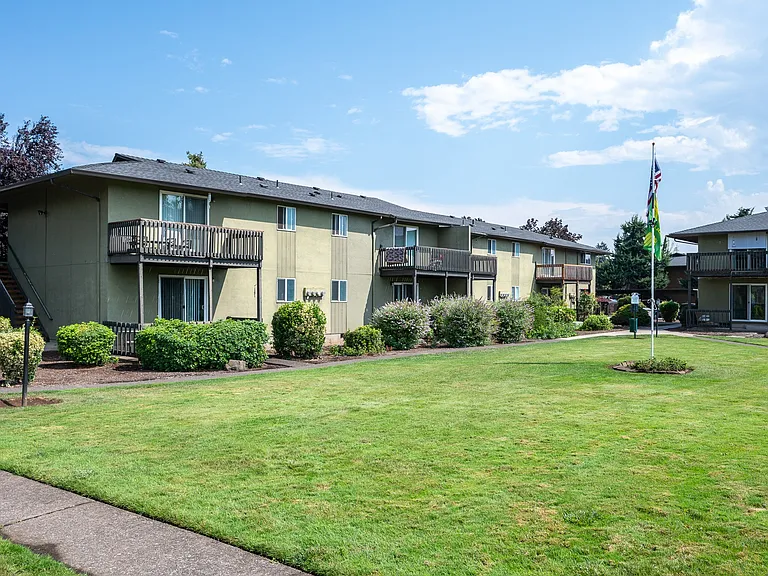 Pacific Village | Exterior