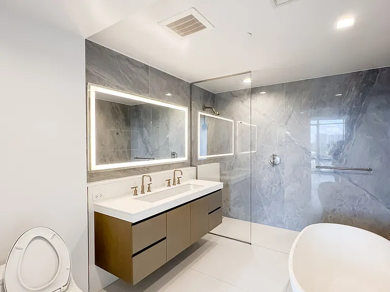 One Park Condos — Photo 20