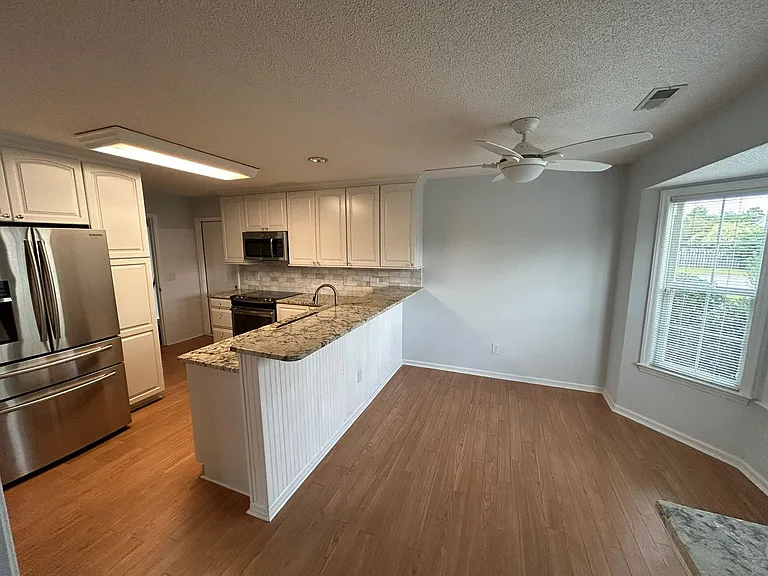 1300 Woodburn Ct — Photo 6