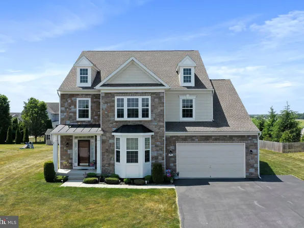 1236 Dallas Dr, Greencastle, PA 17225