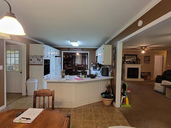 3rd image of 756 Holly Dr
