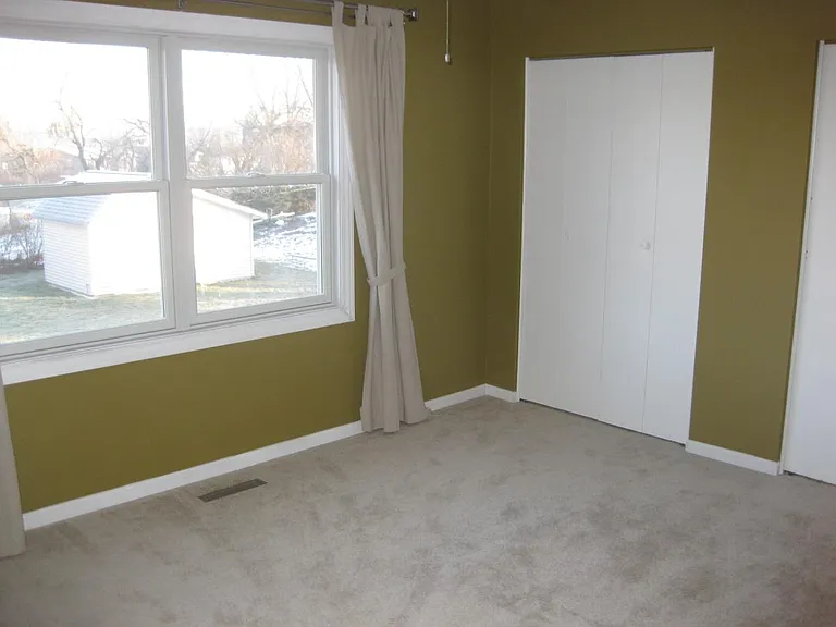1104 Hayden Dr — Photo 6