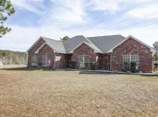 153 Rodeo Dr, Leesville, LA 71446