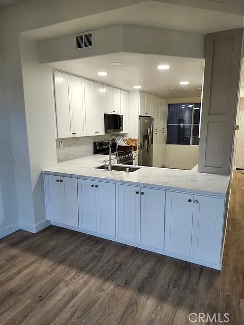 2 bed, 2.5 bath, 1274 sqft, $3,500 — Photo 2