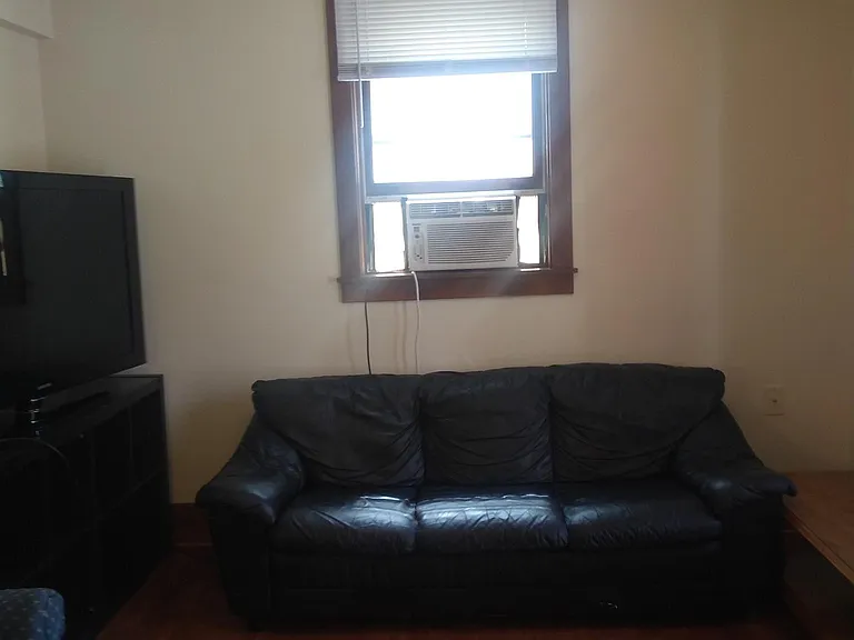 606 S Allen St #A — Photo 4