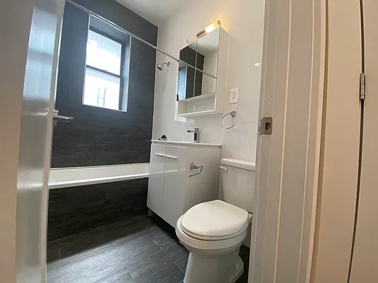 Rented by EastMount Realty LLC | media 7