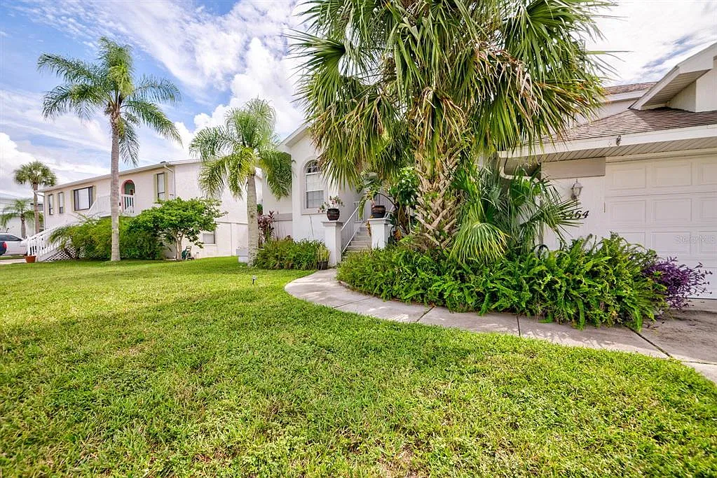 3 bed, 2.0 bath, 2018 sqft, $2,900 — Photo 4
