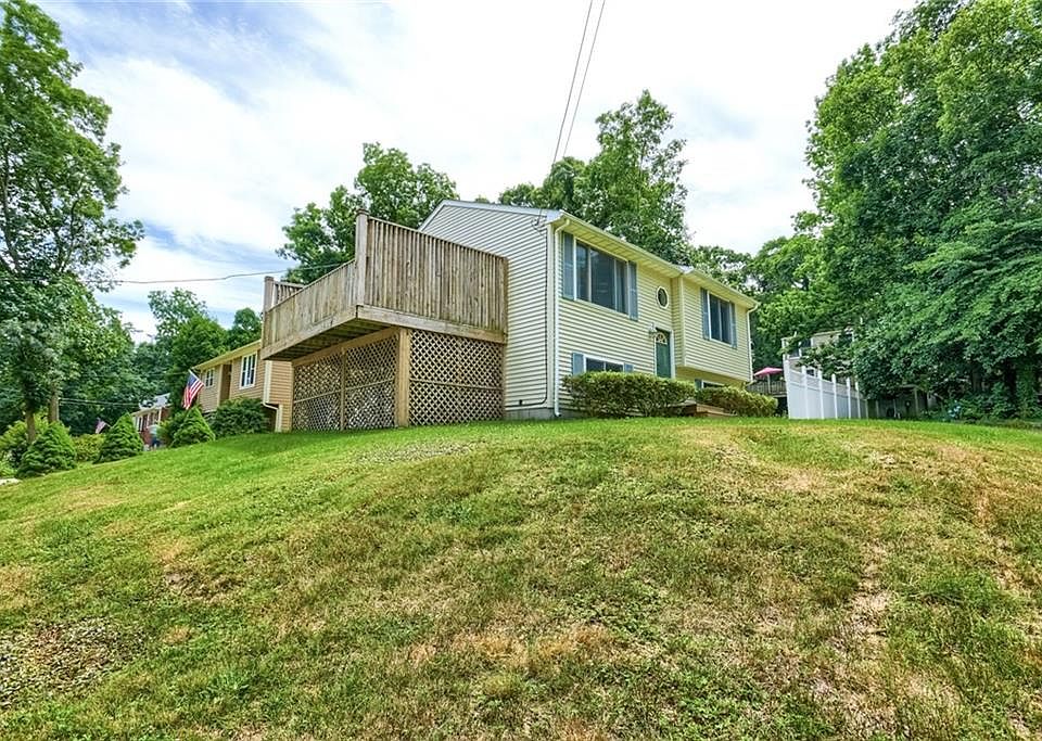 139 Plum Point Rd, Saunderstown, RI 02874 Zillow