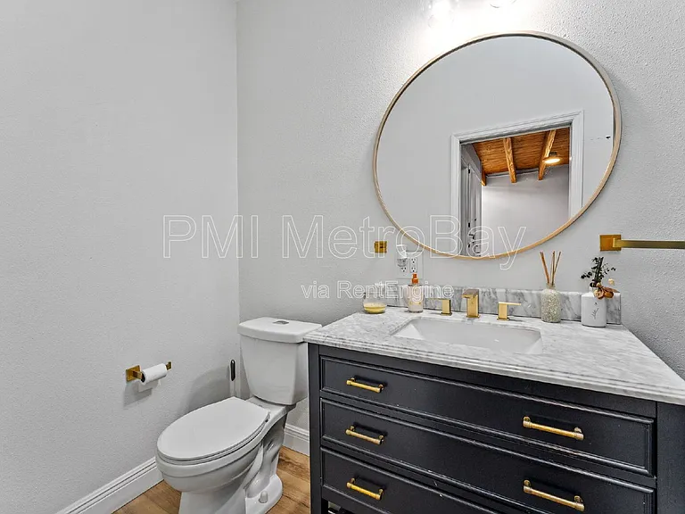 8505 N Lamar St #C — Photo 4