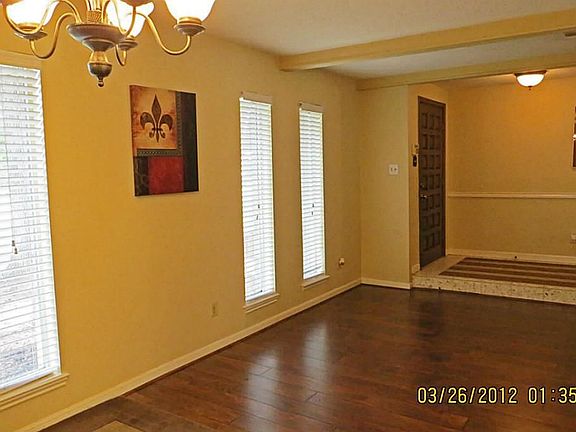 Gorgeous floors installed Oct 2012! View toward entryway.