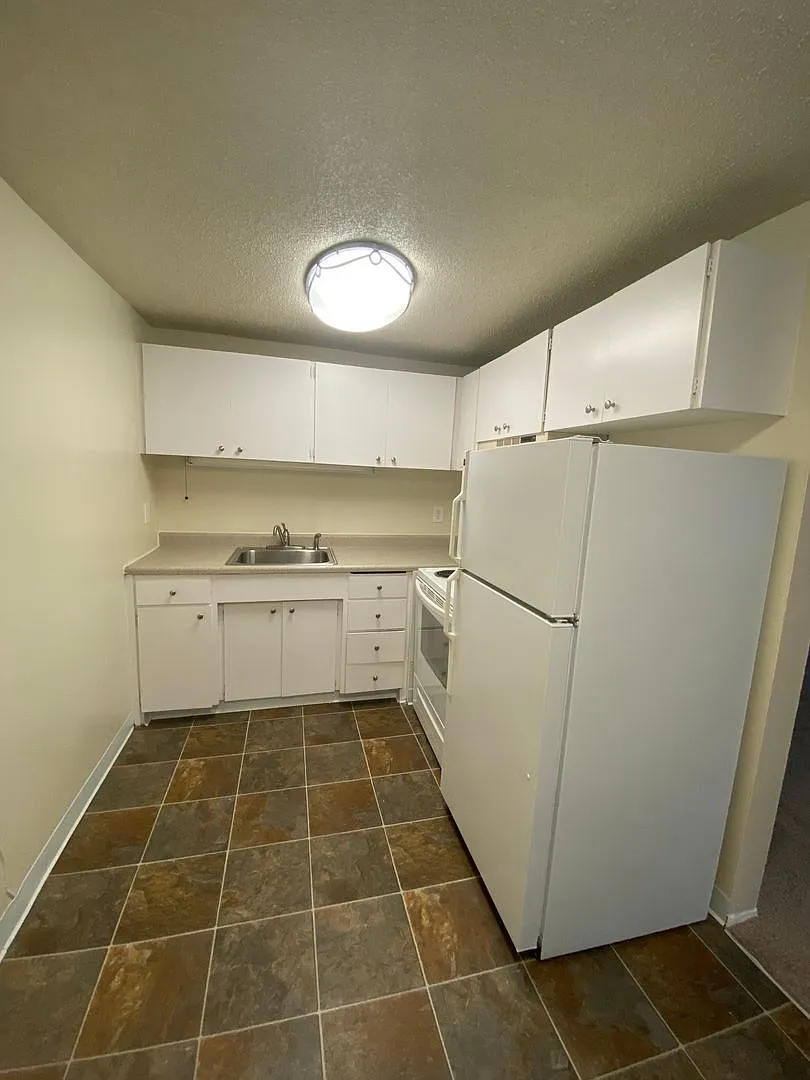 Annaron Apartments — Photo 3