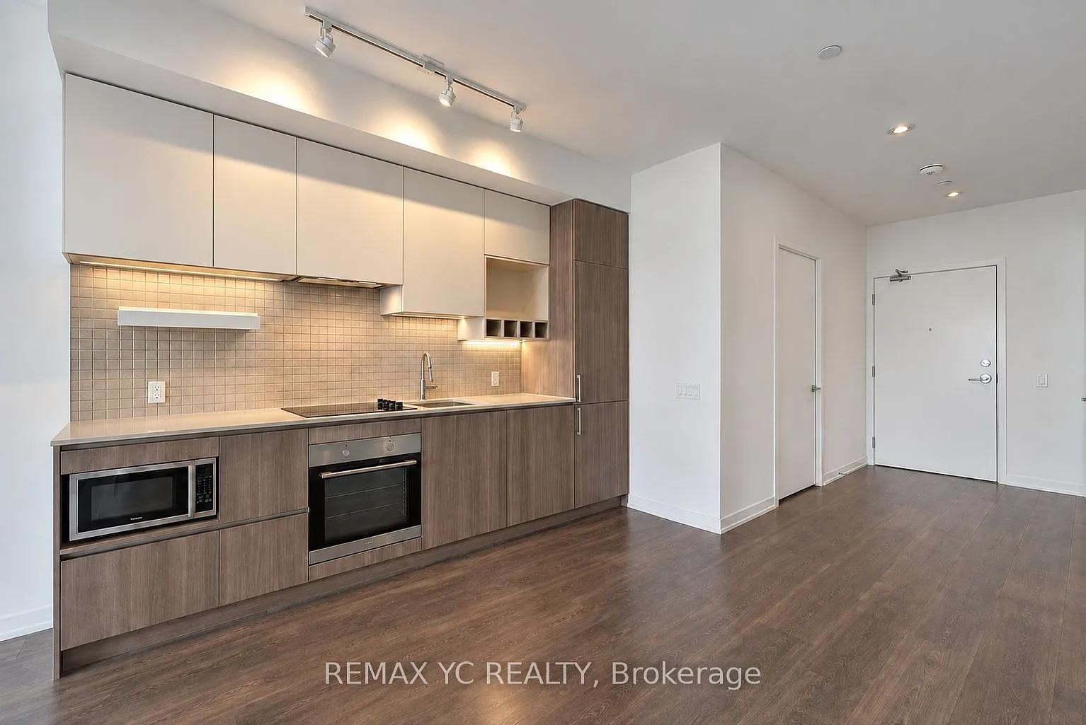3 bed, $2,850 — Photo 1