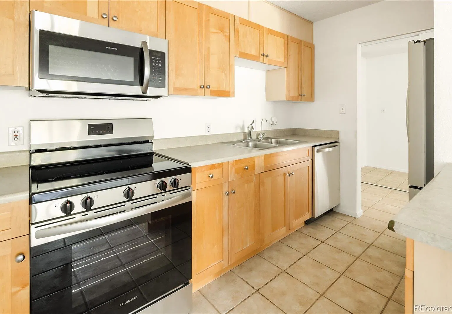 1 bed, 1.0 bath, 698 sqft, $1,450 — Photo 1