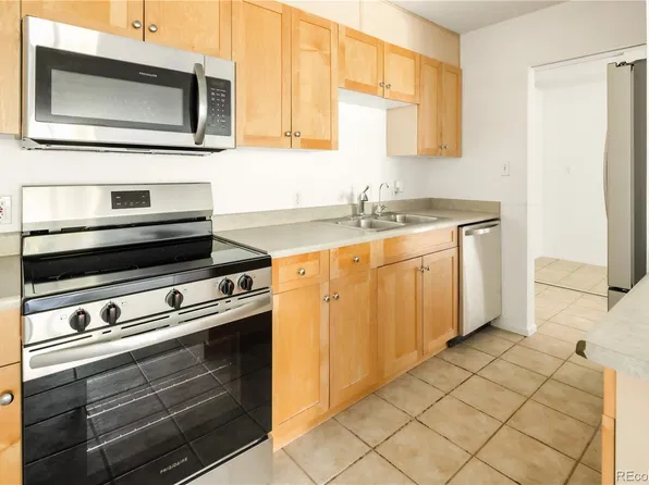 2500 S York St APT 206, Denver, CO 80210