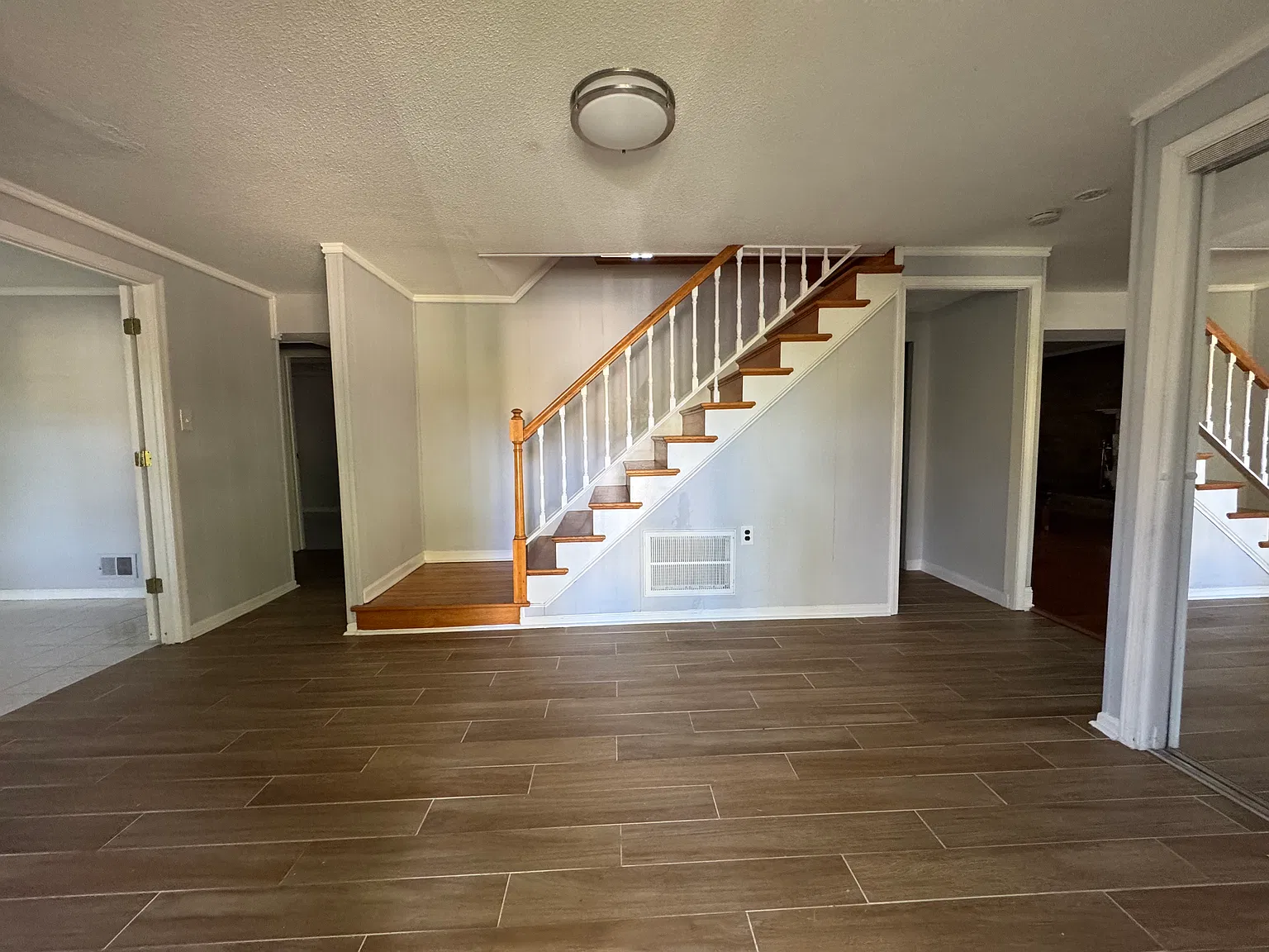 4 bed, 1395 sqft, $3,800 — Photo 2
