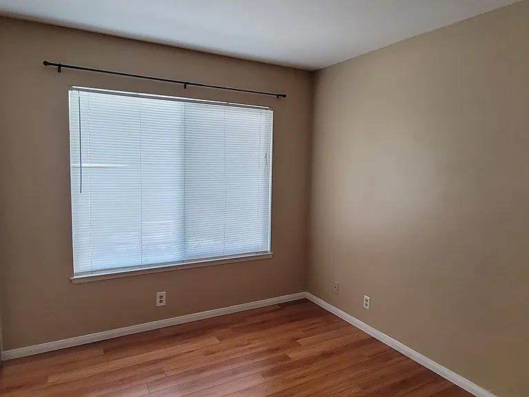 1017 Quiet Creek Ln — Photo 15