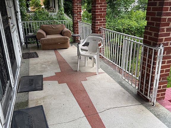 Shared front porch