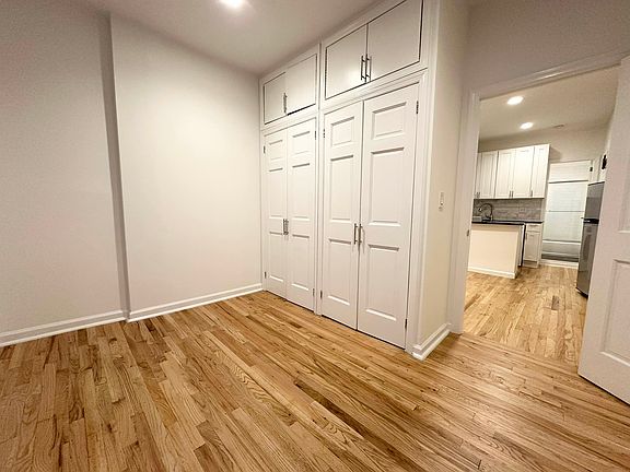 5th image of 110 9th Ave #3R