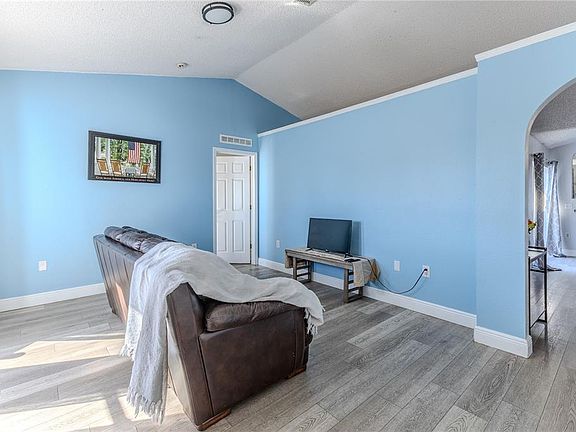 4th image of 5437 Freeport Dr