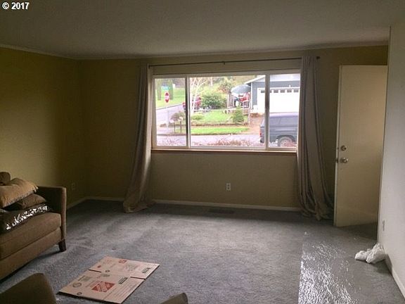 5th image of 508 Evelyn Ave