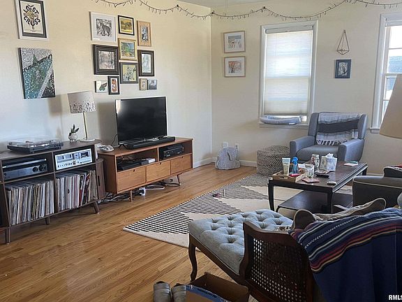 2nd image of 608 S Dixon Ave