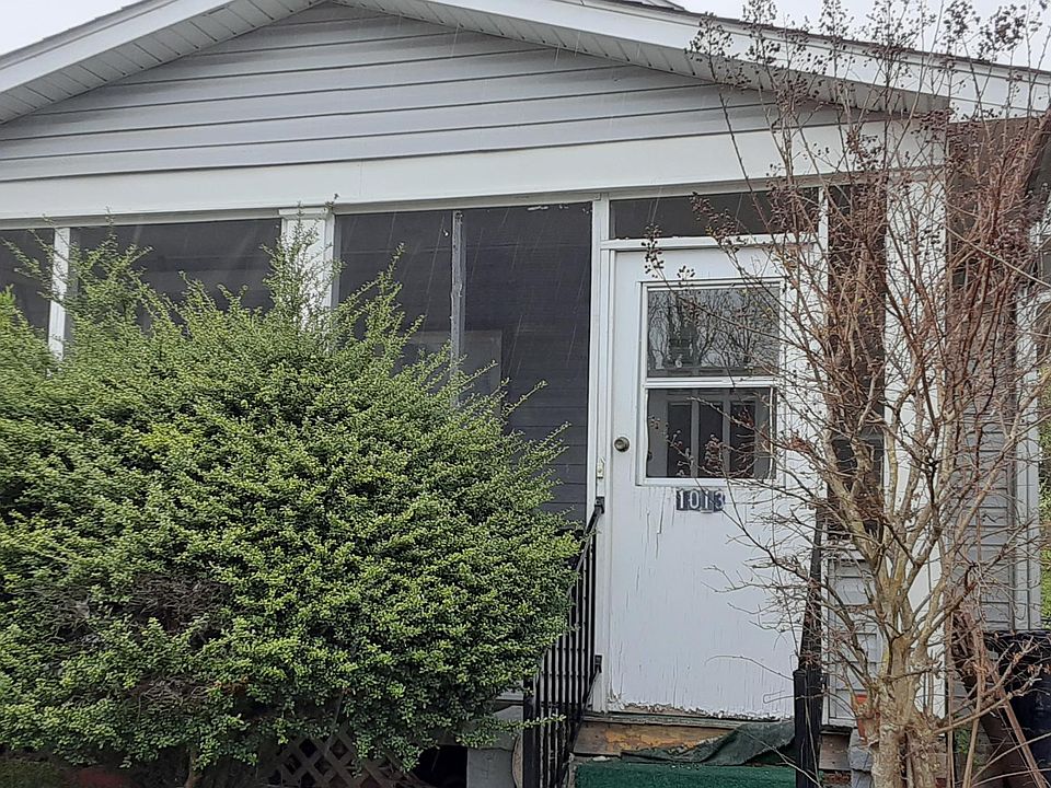2nd image of 1013 Norfolk Ave SW
