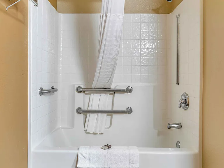 Studio Suite - 2 Queen Beds