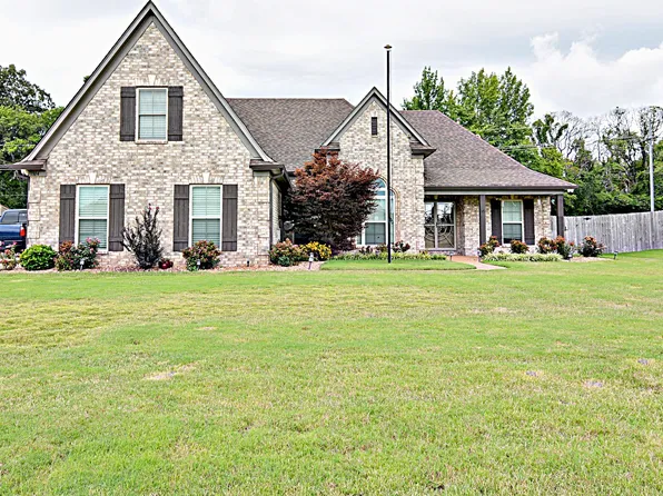 1804 Treestand Rd, Southaven, MS 38672